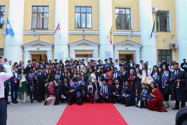 Вручение дипломов выпускникам МИМОС 2024 Вручение дипломов выпускникам МИМОС 2024