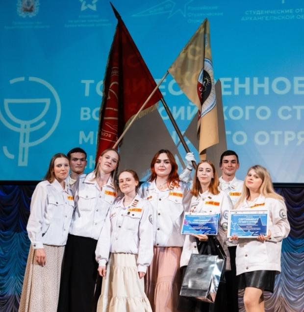 Один знаменосный отряд хорошо, а два - лучше! Один знаменосный отряд хорошо, а два - лучше!