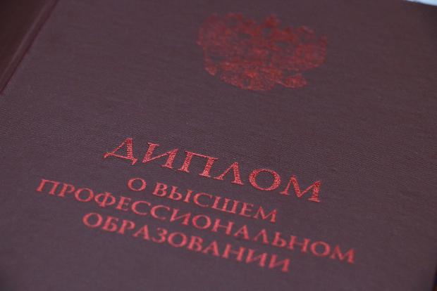 Торжественное вручение дипломов выпускникам педиатрического факультета