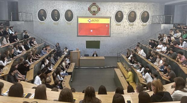 Итоги учебно-методической конференции «Особенности образовательного процесса для студентов первого курса лечебного факультета в 2025/2026 учебном году»