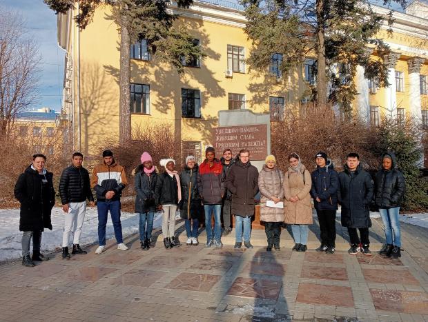 Иностранные обучающиеся приняли участие в праздничном митинге 25 января