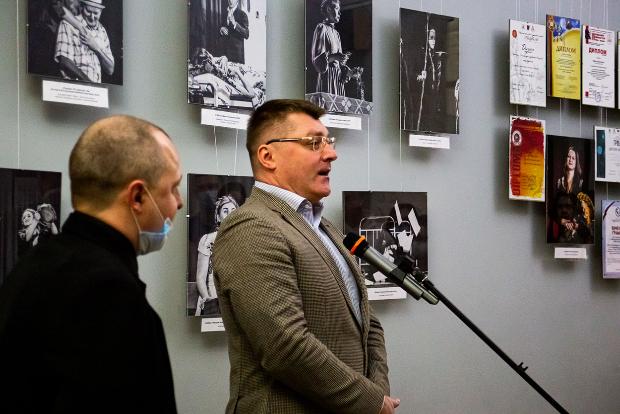 Открытие фотовыставки, посвященной творческой деятельности народного театра «Антракт» Открытие фотовыставки, посвященной творческой деятельности народного театра «Антракт»